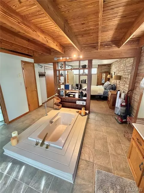 Bath - 800 E 10th St, Salem, MO 65560 photo 2 of 9