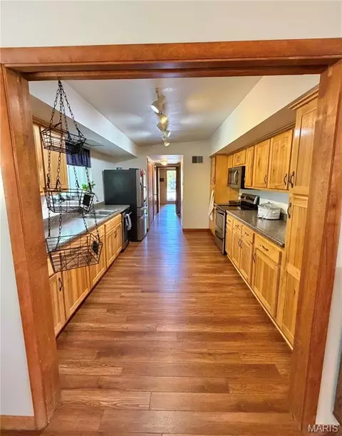 Entry Way - 800 E 10th St, Salem, MO 65560 photo 2 of 3