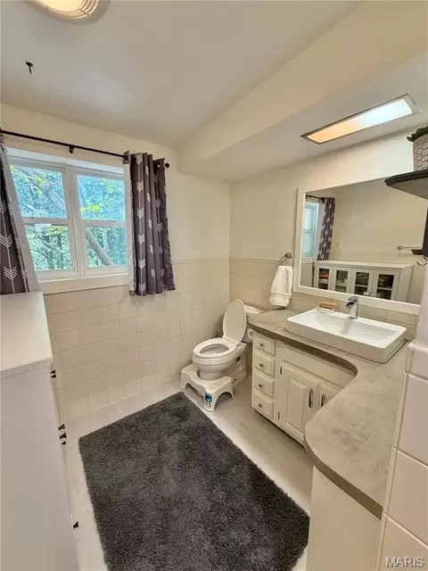 Bath - 800 E 10th St, Salem, MO 65560 photo 4 of 9