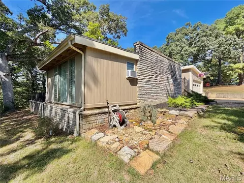 Exterior - 800 E 10th St, Salem, MO 65560 photo 4 of 25