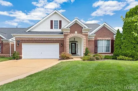 12618 Jane Denny Ln, Saint Louis, MO 63128