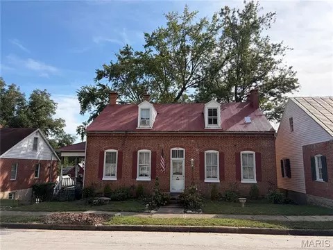 126 W 2nd St, Hermann, MO 65041