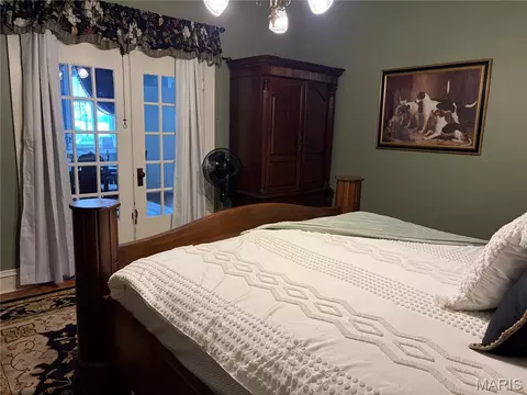 Bedroom - 126 W 2nd St, Hermann, MO 65041 photo 4 of 13