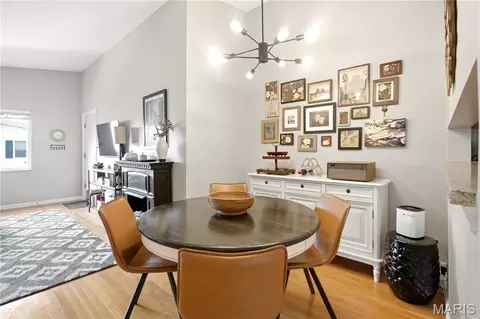 129 E Washington Ave #2S, Saint Louis, MO 63122