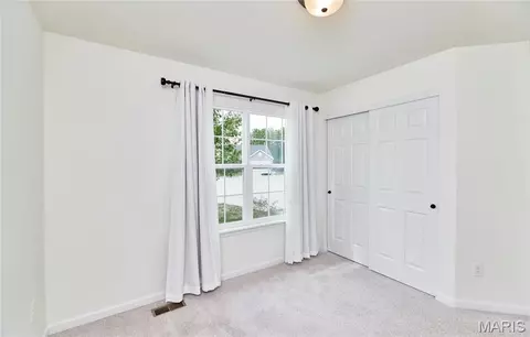 Bedroom - 526 Brookside Forest Ct, O'fallon, MO 63366 photo 6 of 9