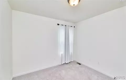 Bedroom - 526 Brookside Forest Ct, O'fallon, MO 63366 photo 8 of 9