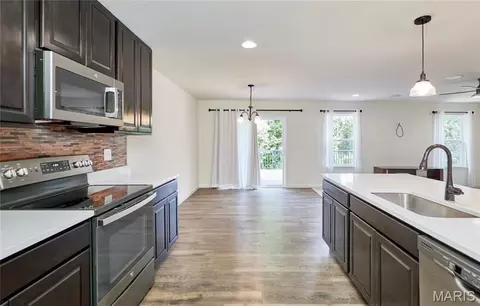 Kitchen - 526 Brookside Forest Ct, O'fallon, MO 63366 photo 6 of 6