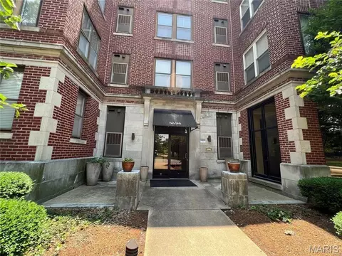 5696 Kingsbury Ave #103, Saint Louis, MO 63112