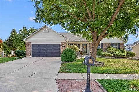 1302 Spring Park Dr, Saint Charles, MO 63303