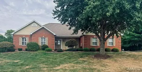 7344 Wolf Lake Ct, Fairview Heights, IL 62208