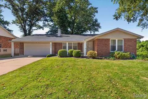 3502 Rue De Renard, Florissant, MO 63034