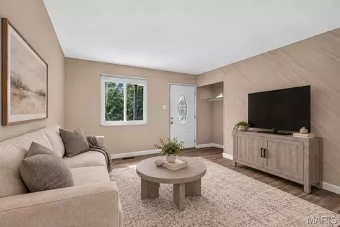 Living - 703 Ferguson Ave, Ferguson, MO 63135 photo 2 of 4