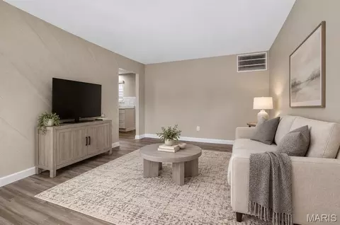Living - 703 Ferguson Ave, Ferguson, MO 63135 photo 4 of 4