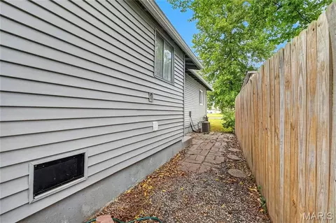 Exterior - 703 Ferguson Ave, Ferguson, MO 63135 photo 2 of 3