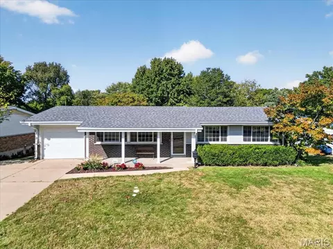 2965 Parker Rd, Florissant, MO 63033