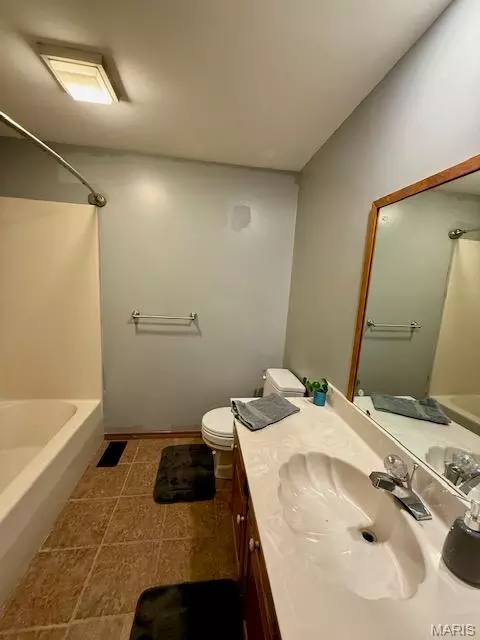 Bath - 2130 Ridge Rd, Jackson, MO 63755 photo 1 of 3
