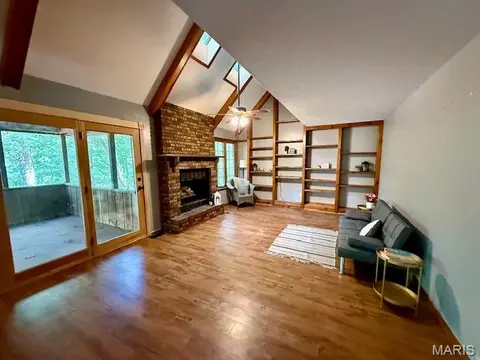 Living - 2130 Ridge Rd, Jackson, MO 63755 photo 2 of 3