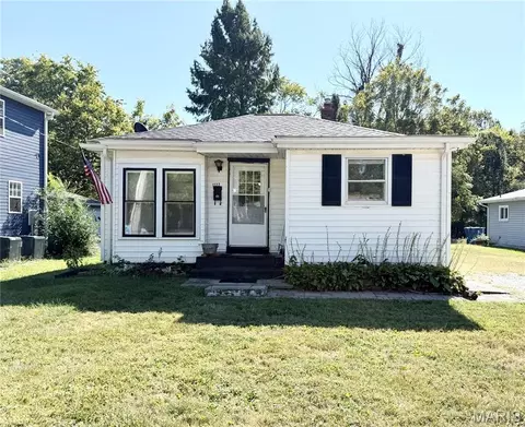 1122 Prickett Ave, Edwardsville, IL 62025