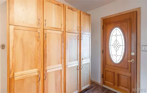 Entry Way - 777 Squaw Rd, Cuba, MO 65453 photo 1 of 2