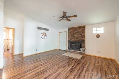 Living - 777 Squaw Rd, Cuba, MO 65453 photo 1 of 2