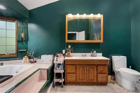 Bath - 7836 Borman Rd, Barnhart, MO 63012 photo 3 of 5