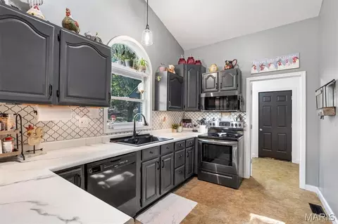 Kitchen - 7836 Borman Rd, Barnhart, MO 63012 photo 1 of 3