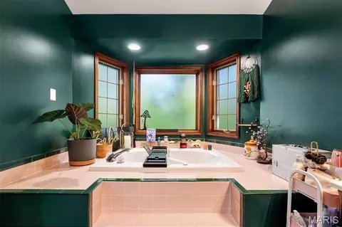 Bath - 7836 Borman Rd, Barnhart, MO 63012 photo 1 of 5