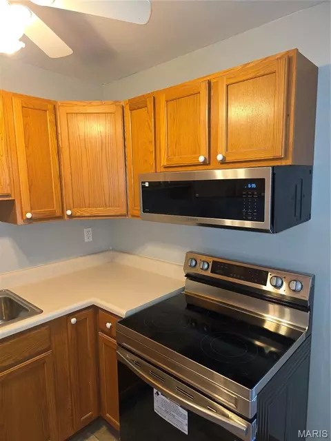 Kitchen - 205 Midland Dr, Wright City, MO 63390 photo 3 of 4