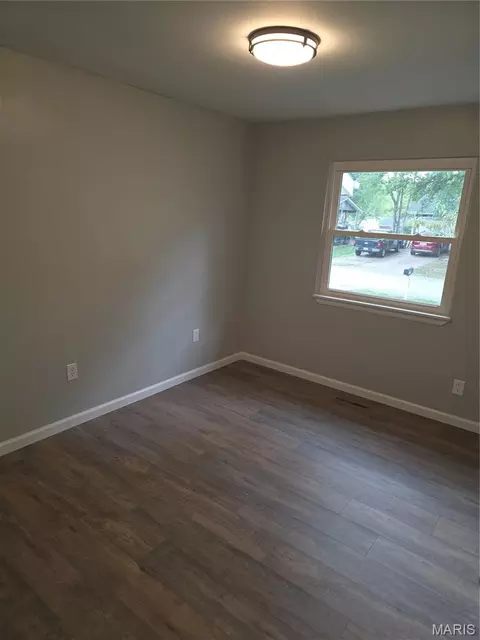 Bedroom - 205 Midland Dr, Wright City, MO 63390 photo 3 of 7