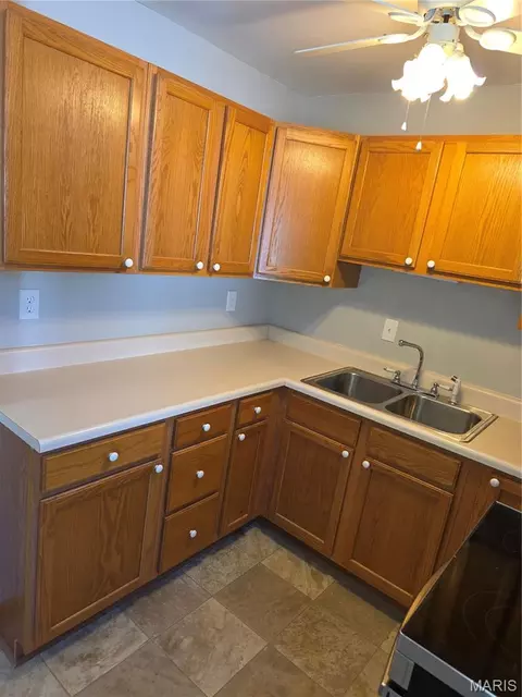 Kitchen - 205 Midland Dr, Wright City, MO 63390 photo 2 of 4