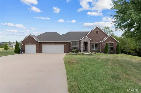 136 Calera Rd, Cape Girardeau, MO 63701