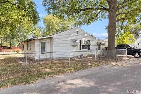 428 Whitelaw Ave, East Alton, IL 62024
