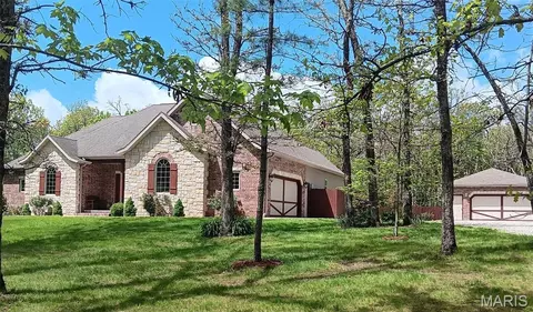 24473 Remington Ln, Lebanon, MO 65536