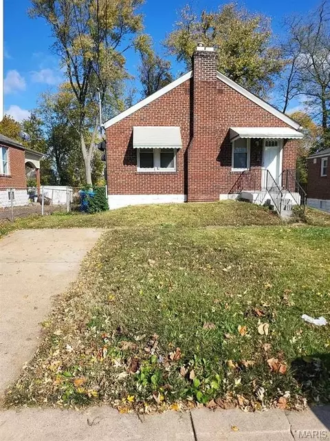 6733 Wynhill Dr, Saint Louis, MO 63133