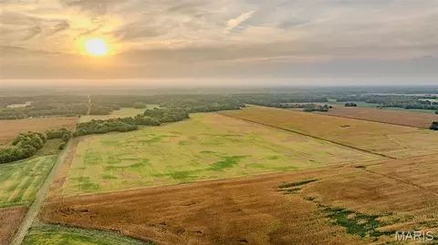 1664 Ayers Rd, Greenville, IL 62246