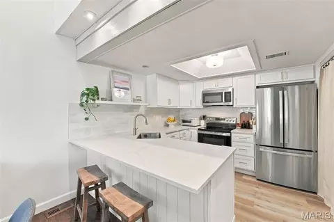 Kitchen - 103 Hemingway Ln #B, Weldon Spring, MO 63304 photo 4 of 4