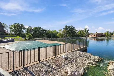 Exterior - 103 Hemingway Ln #B, Weldon Spring, MO 63304 photo 8 of 9
