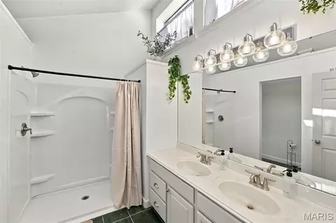 Bath - 103 Hemingway Ln #B, Weldon Spring, MO 63304 photo 3 of 6