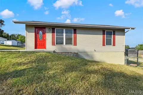 400 Olive St, De Soto, MO 63020