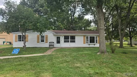 510 N Main St, Freeburg, IL 62243