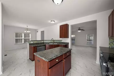 Kitchen - 1321 Commons Cir, Cottleville, MO 63304 photo 2 of 4