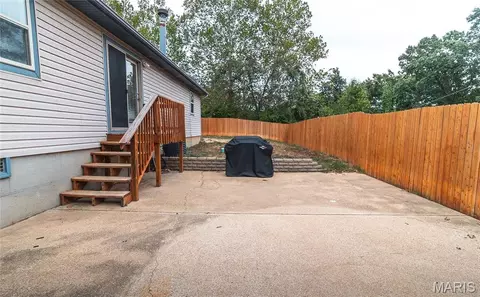 Exterior - 22885 Hickerson Dr, Saint Robert, MO 65584 photo 3 of 6