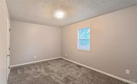Bedroom - 22885 Hickerson Dr, Saint Robert, MO 65584 photo 1 of 6