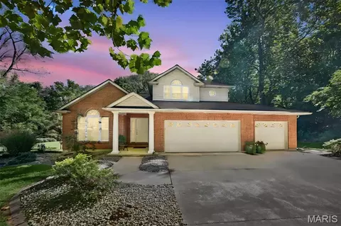 7511 Ingham Ln, Godfrey, IL 62035