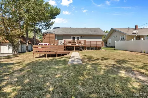 Exterior - 123 W 5th St, Roxana, IL 62084 photo 7 of 10
