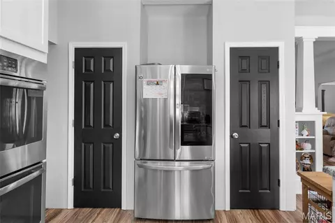 Entry Way - 123 W 5th St, Roxana, IL 62084 photo 1 of 1
