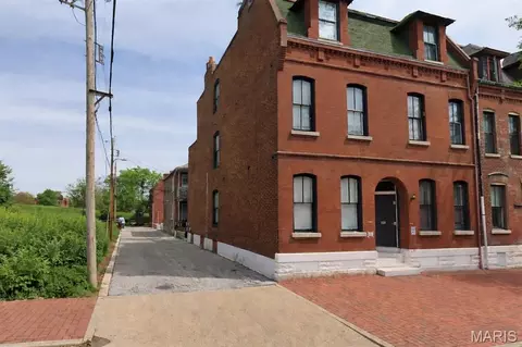 1035 Geyer Ave, Saint Louis, MO 63104