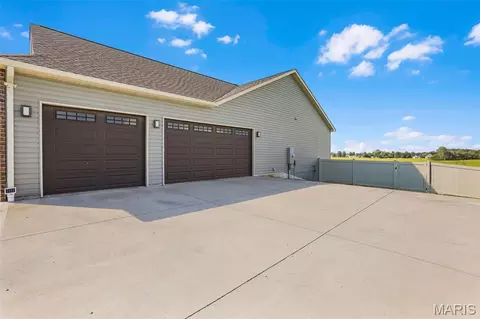 Exterior - 8357 Maple Grove Rd, Troy, IL 62294 photo 3 of 8