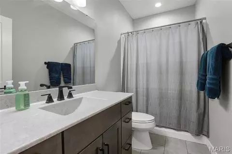 Bath - 8357 Maple Grove Rd, Troy, IL 62294 photo 3 of 5
