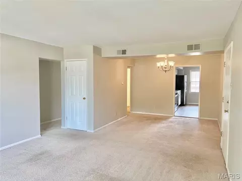 Living - 612 Thunderbird Ct, Chesterfield, MO 63017 photo 3 of 3